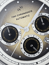1564 Chronodate Automatic, Steel / Espresso Martini (signup)